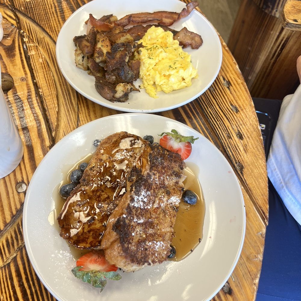 La Fete Cafe - French toast breakfast came with eggs potatoes and choice of bacon or sausage. Was also the bomb!! - Breakfast & Brunch Near Me - El Paso, Texas La Fete Cafe - French toast breakfast came with eggs potatoes and choice of bacon or sausage. Was also the bomb!! - Breakfast & Brunch Near Me - El Paso, Texas