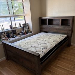Carmichael Furniture Outlet - Bed frame