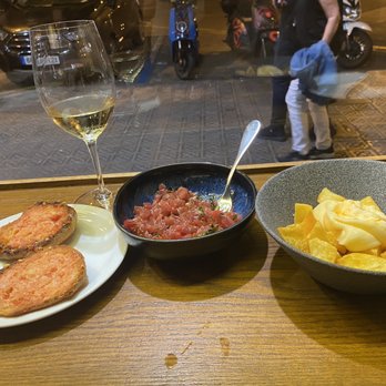 Alta Taberna Paco Meralgo - Patatas Bravas, tuna tartare, tomato bread - Tapas/Small Plates Near Me - Barcelona, B Alta Taberna Paco Meralgo - Patatas Bravas, tuna tartare, tomato bread - Tapas/Small Plates Near Me - Barcelona, B