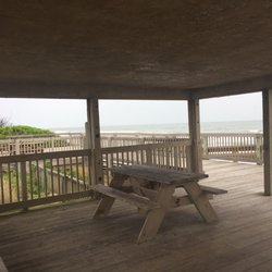 Bicentennial Beach - Covered boardwalk/viewing area/picnic area