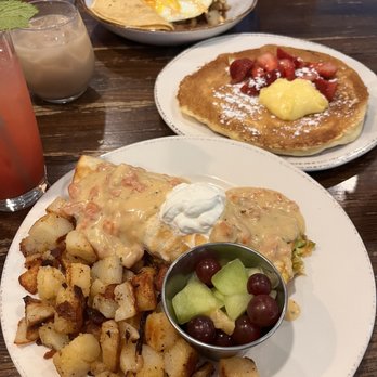 First Watch - Chickichanga, Lemon Ricotta Pancakes, Lone Star Brisket Hash - Cafes Near Me - Scottsdale, Arizona First Watch - Chickichanga, Lemon Ricotta Pancakes, Lone Star Brisket Hash - Cafes Near Me - Scottsdale, Arizona