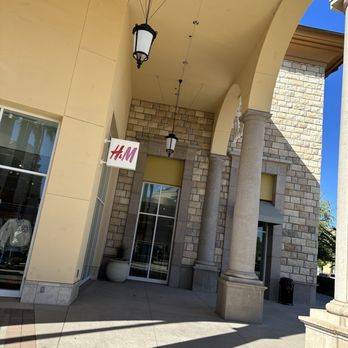 H&M - Men's Clothing Near Me - Folsom, California