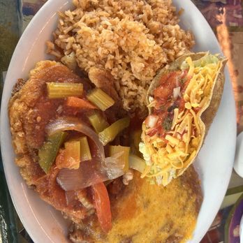 Gilbert's El Indio Restaurant - Chile Relleno and hard shell chicken taco - Mexican Near Me - Santa Monica, California Gilbert's El Indio Restaurant - Chile Relleno and hard shell chicken taco - Mexican Near Me - Santa Monica, California