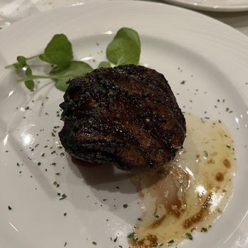 Eddie Merlot's - Filet Mignon - 6 oz - Steakhouses Near Me - Cincinnati, Ohio