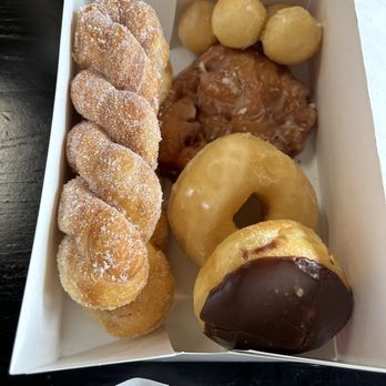 Master Donuts & Boba Tea - Custom Cakes Near Me - Knoxville, Tennessee Master Donuts & Boba Tea - Custom Cakes Near Me - Knoxville, Tennessee