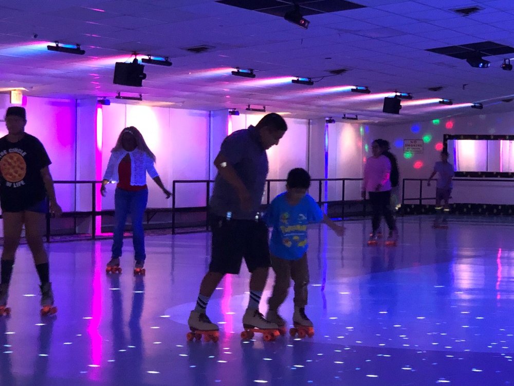 SKATELAND WEST 15 Photos & 26 Reviews Skating Rinks 2327 SW Loop