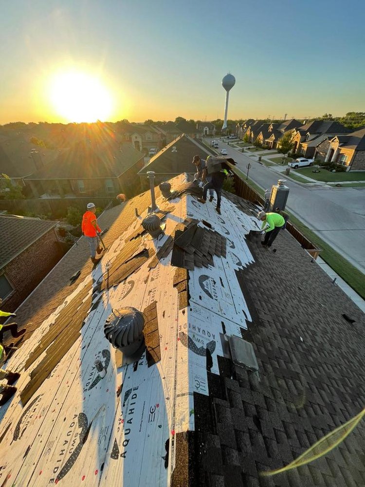 Slide of Vasquez Leon Roofing