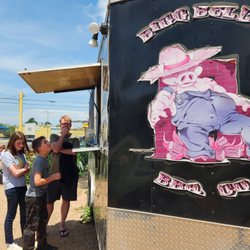 Bigg Belly BBQ - Ordering in the Texas sunshine