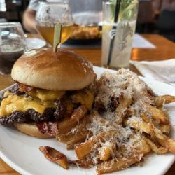 Taxman - Fortville - Double smash burger and truffle frites