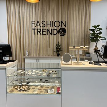 Fashion Trend LA - accessories - Women's Clothing Near Me - Rancho Cucamonga, California Fashion Trend LA - accessories - Women's Clothing Near Me - Rancho Cucamonga, California