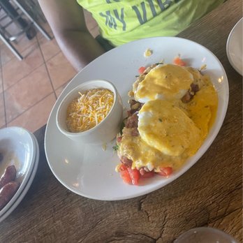 Brick & Spoon - Orlando - Corned Beef Hash Benny - New American Near Me - Maitland, Florida