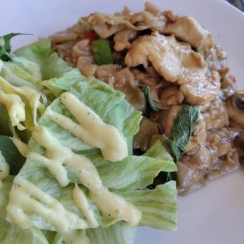 Street Thai Cafe - Drunken noodles lunch - Thai Near Me - Huntington Beach, California Street Thai Cafe - Drunken noodles lunch - Thai Near Me - Huntington Beach, California