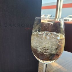 Oakroom Grill - Pino gris on ice