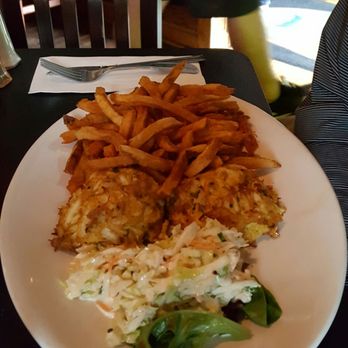 Barracudas Locust Point Tavern - Crab cakes - New American Near Me - Baltimore, Maryland Barracudas Locust Point Tavern - Crab cakes - New American Near Me - Baltimore, Maryland