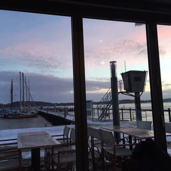 Kaphörnchen - Blick auf den Hafen - Cafes Near Me - Schleswig, SH Kaphörnchen - Blick auf den Hafen - Cafes Near Me - Schleswig, SH