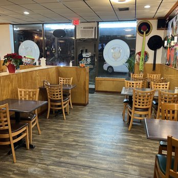 Hatillo Restaurant - Seating area - Puerto Rican Near Me - East Hartford, Connecticut