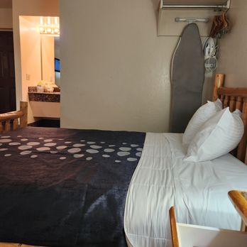Grand Canyon Inn - Our room - Hotels Near Me - Williams, Arizona Grand Canyon Inn - Our room - Hotels Near Me - Williams, Arizona