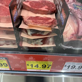 El Super - Went to Buy meat and all the meat had mold growing I told the lady and she ignored me - Bakeries Near Me - Reno, Nevada