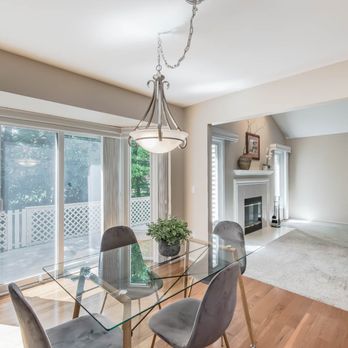 Randy Miller-Re/Max Eclipse - Fantastic dining space - Real Estate Agents Near Me - Clarkston, Michigan Randy Miller-Re/Max Eclipse - Fantastic dining space - Real Estate Agents Near Me - Clarkston, Michigan