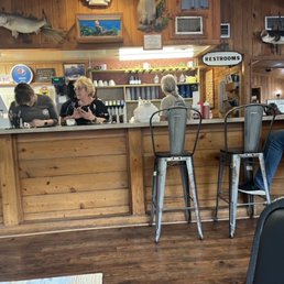 Bar, register. Bar, register.