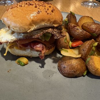 Art and Soul - Bacon, Egg and Cheddar Sandwich with Avocado - New American Near Me - Washington, DC, District of Columbia