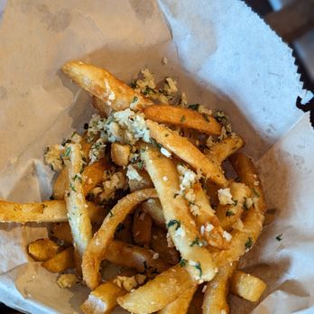 Cavana's Pub & Grub - Garlic fries - Pubs Near Me - Sutter Creek, California