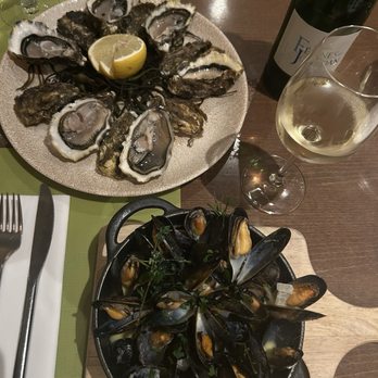 Sol Rio - Fresh oysters & mussels - Mediterranean Near Me - Westport, Missouri