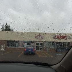 North River Petro Canada Convenience Store & Gas Bar - Rainy day -