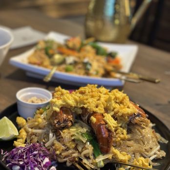 Rocharin Thai Bistro - Prawn Pad Thai - Thai Near Me - Seal Beach, California Rocharin Thai Bistro - Prawn Pad Thai - Thai Near Me - Seal Beach, California
