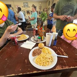 Aunt B's Soul Food Restaurant - Inside dining room line out the door.