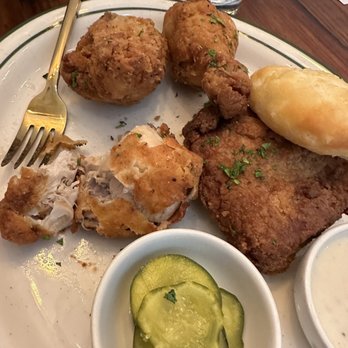 Hominy Southern Kitchen - Four piece chicken - Southern Near Me - Carbondale, Colorado Hominy Southern Kitchen - Four piece chicken - Southern Near Me - Carbondale, Colorado