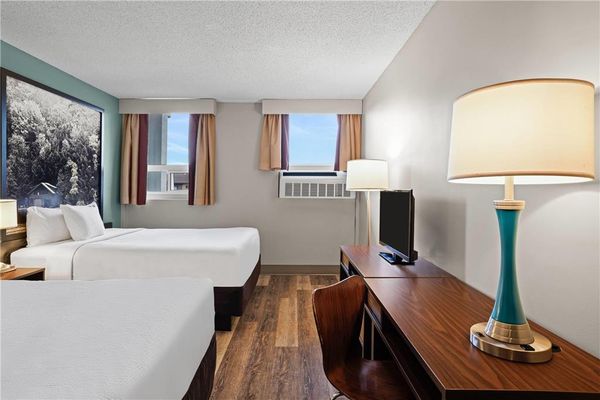 Super 8 by Wyndham Thunder Bay by null