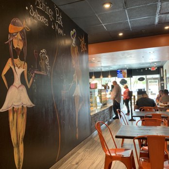 Empanada Harry's Bakery and Cafe - Venezuelan Near Me - Miami, Florida