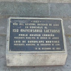 Alameda de León - Placa conmemorativa