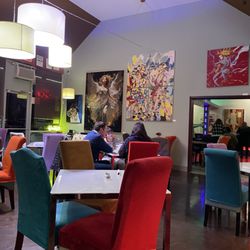 Milano Cafe - Artsy dining room