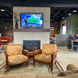 Green Frog Coffee - Comfy chairs