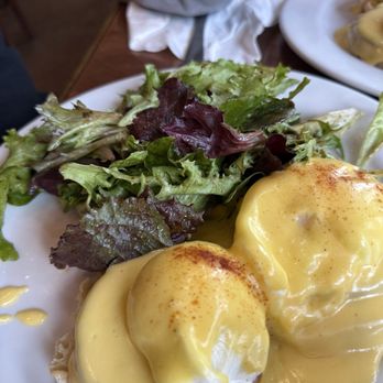 Crepeville - Canadian Benedict with salad - Breakfast & Brunch Near Me - Davis, California