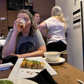 Kona Grill - Columbus - Management discussion for close to 10 minutes just over my friend's shoulder. - Sushi Bars Near Me - Columbus, Ohio Kona Grill - Columbus - Management discussion for close to 10 minutes just over my friend's shoulder. - Sushi Bars Near Me - Columbus, Ohio