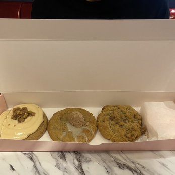 Crumbl - Davie - Caramel Apple, Cinnamon Fry Bread, Chocolate Chip & (chilled & hidden) Classic Sugar - Bakeries Near Me - Davie, Florida Crumbl - Davie - Caramel Apple, Cinnamon Fry Bread, Chocolate Chip & (chilled & hidden) Classic Sugar - Bakeries Near Me - Davie, Florida