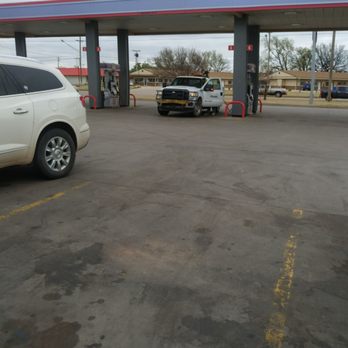 Hutch's - Fuel island - Gas Stations Near Me - Enid, Oklahoma