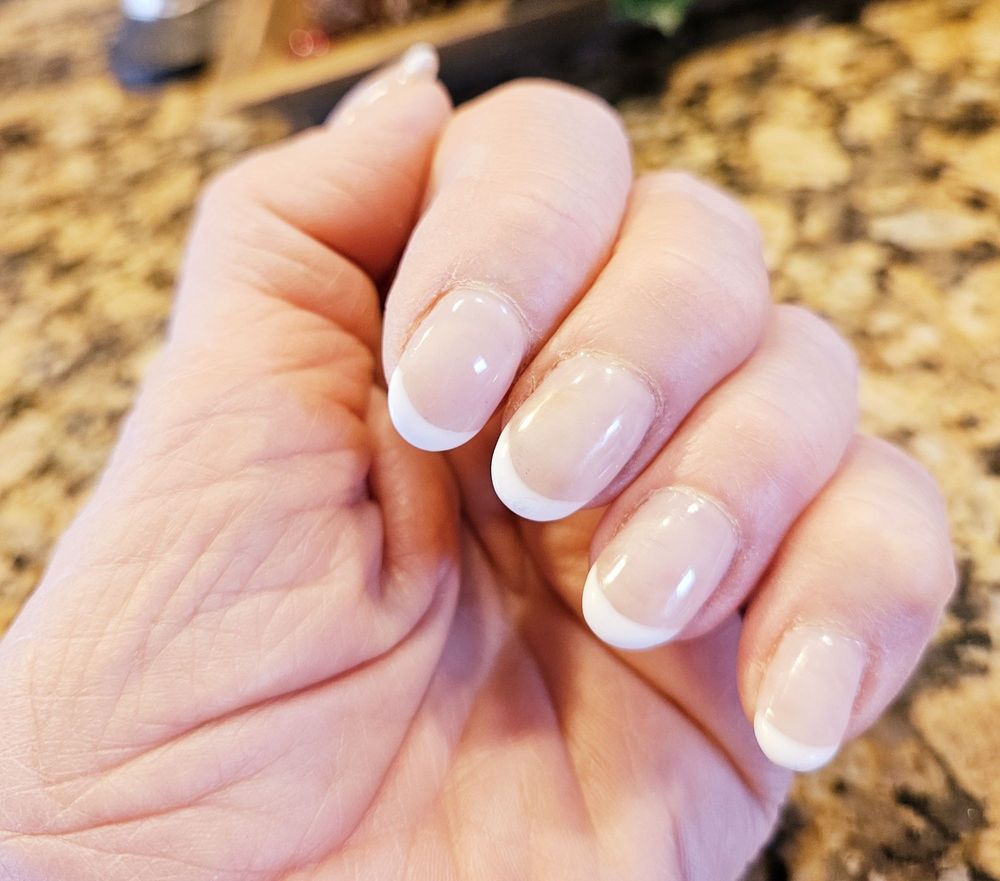 Wexford Nails & Spa Logo