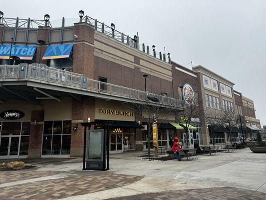 Tanger Kansas City at Legends by null