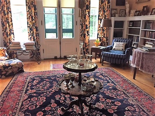 Whistler's Inn by null