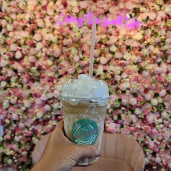 Hello Sweetness - Vanilla frappe - Ice Cream & Frozen Yogurt Near Me - Tampa, Florida