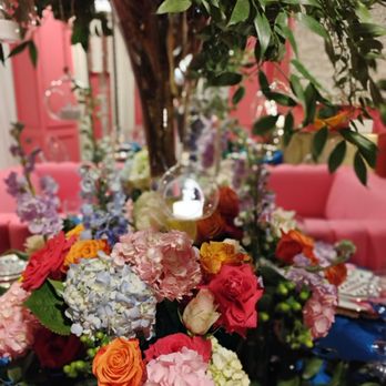 Tropical Roses - Florists Near Me - Lawrenceville, Georgia Tropical Roses - Florists Near Me - Lawrenceville, Georgia