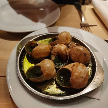 Camille - Escargot - Bistros Near Me - Paris, 75 Camille - Escargot - Bistros Near Me - Paris, 75
