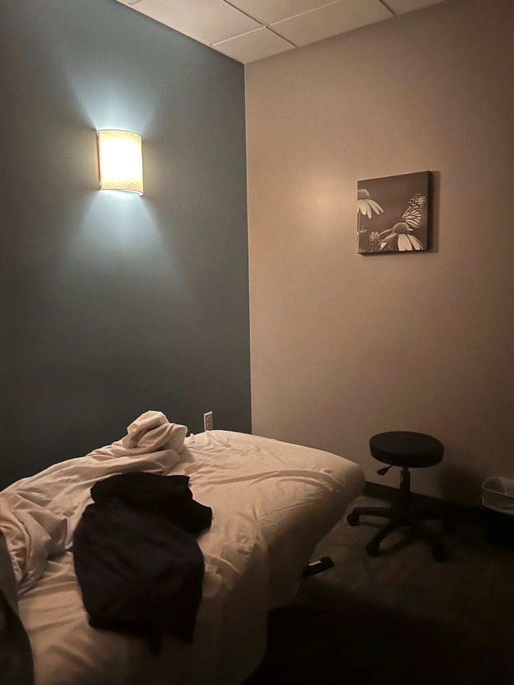 Hand & Stone Massage and Facial Spa, Kissimmee  Roadtrippers