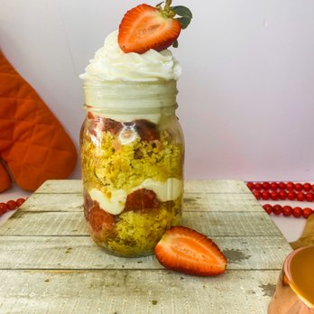 Oh.Sweet.Mason - strawberries and whipped cream - Bakeries Near Me - Brooklyn, New York