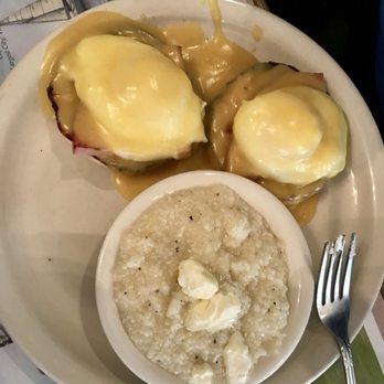 Colonial Pancake House - Eggs Benedict & Grits - Breakfast & Brunch Near Me - Williamsburg, Virginia Colonial Pancake House - Eggs Benedict & Grits - Breakfast & Brunch Near Me - Williamsburg, Virginia