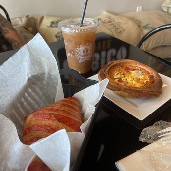 Cubico Coffee - Quiche and guava and cheese croissant - Coffee & Tea Near Me - Davie, Florida